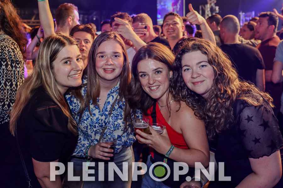 Publiek    Bezoekers (148)